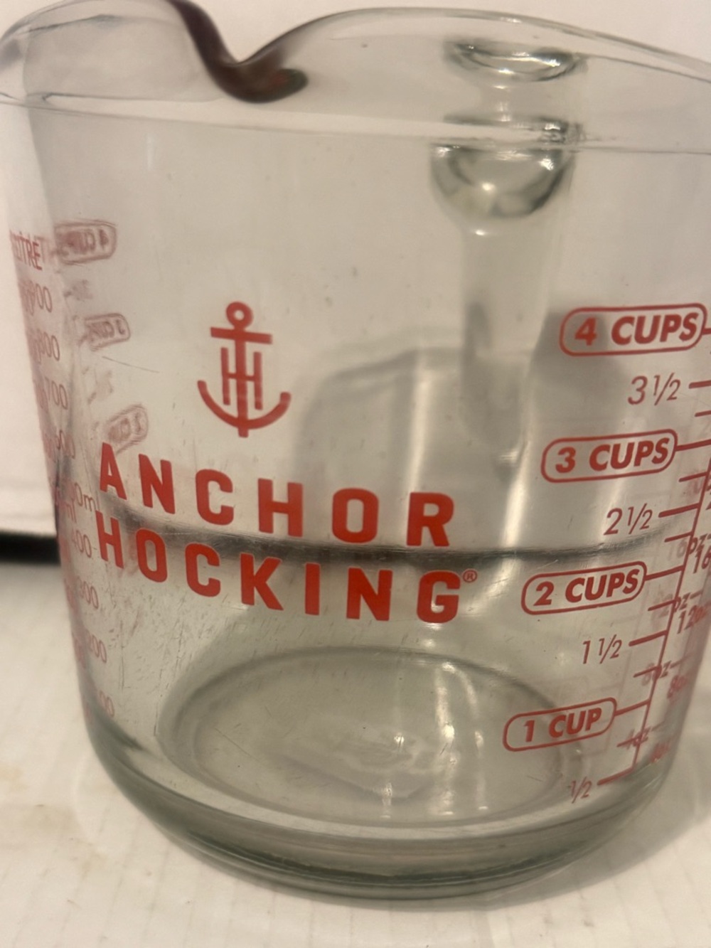 Anchor Hocking  4 Cup/1 Litre/1 Quart Glass Measuring Cup Bowl. Raised logo-EUC